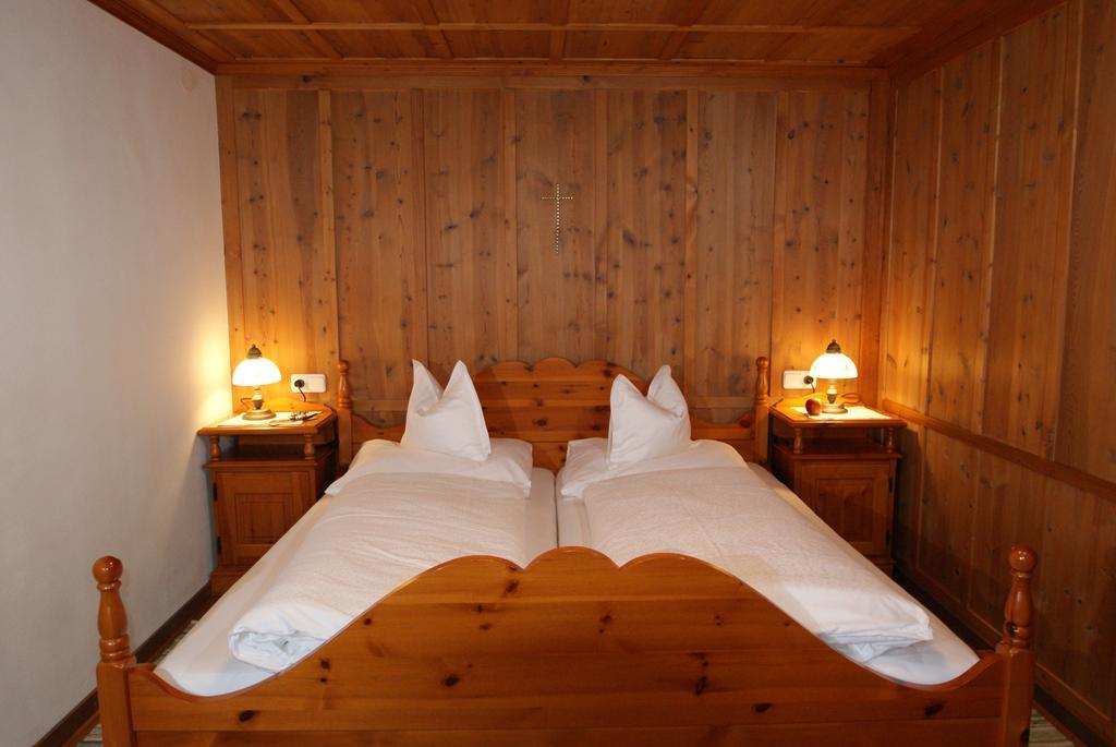 Haus Landbrugg Lägenhet Lech am Arlberg Rum bild