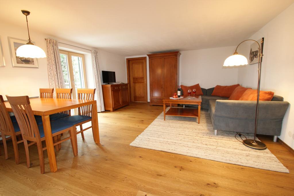 Haus Landbrugg Lägenhet Lech am Arlberg Rum bild