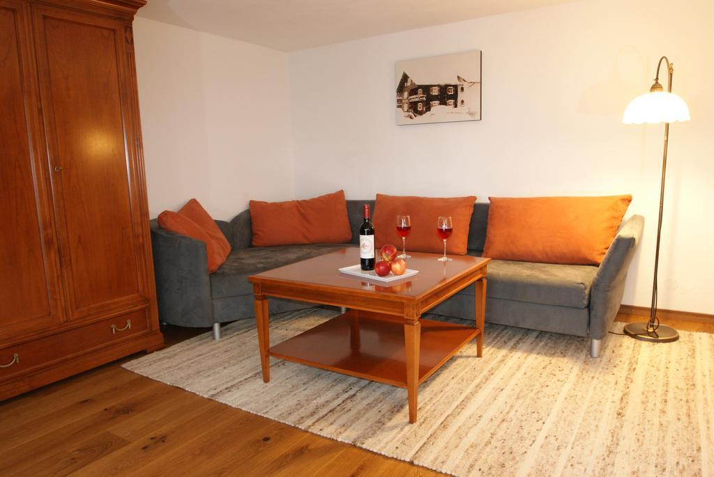 Haus Landbrugg Lägenhet Lech am Arlberg Rum bild